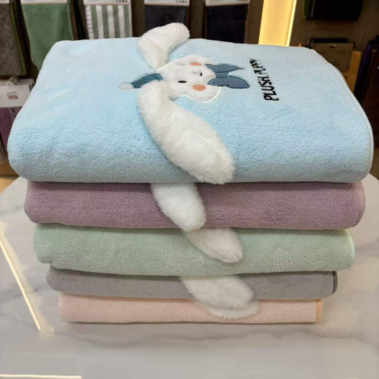 毛绒卡通刺绣浴巾 加厚柔软舒适毛巾 70*140cm
