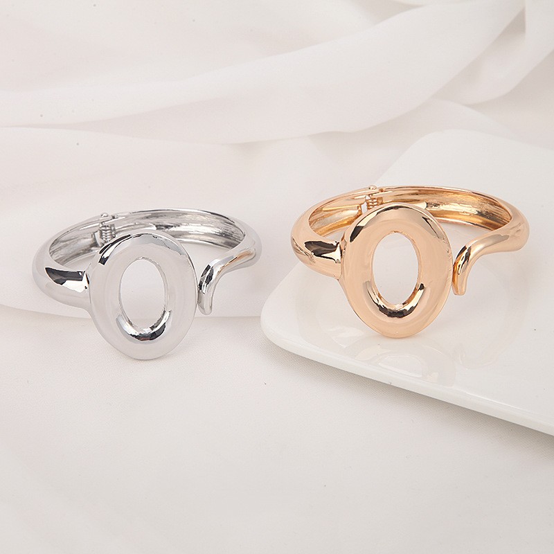 Simple and fashionable women's jewelry, trendy and versatile bracelet