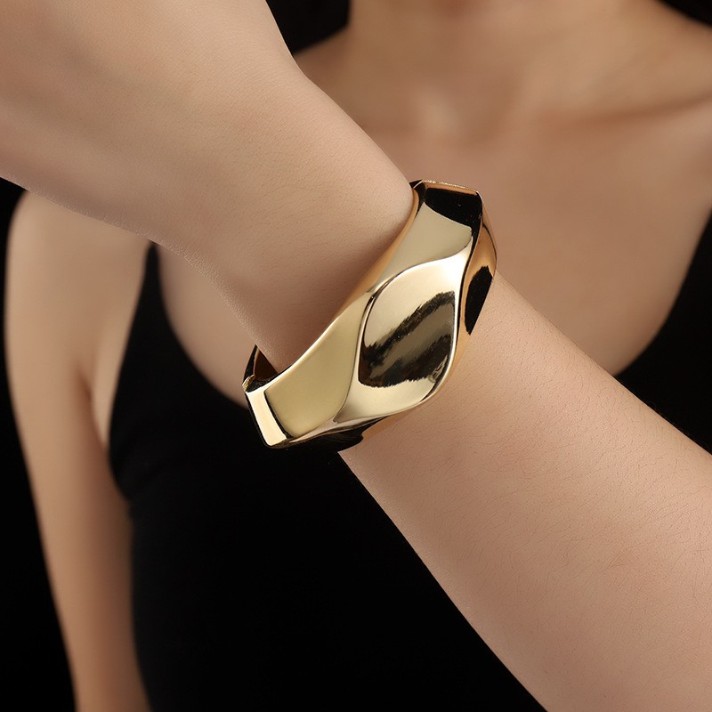 跨境专供热销爆款简约时尚女款手饰潮流百搭精致手镯