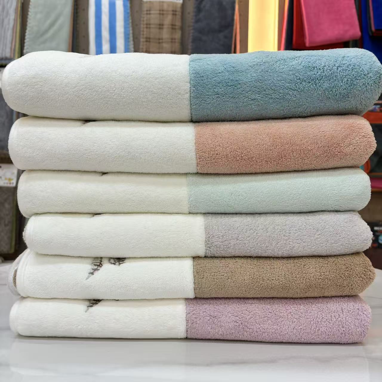 70*140cm color-blocked embroidered bath towel, thickened absorbent soft towel, home and hotel bath towel