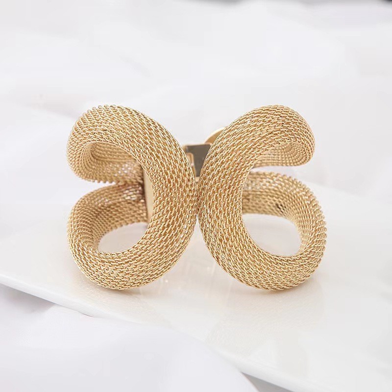 European and American exclusive best-selling, simple and fashionable women's bracelets, trendy and versatile, exquisite bracelets Application Scenario