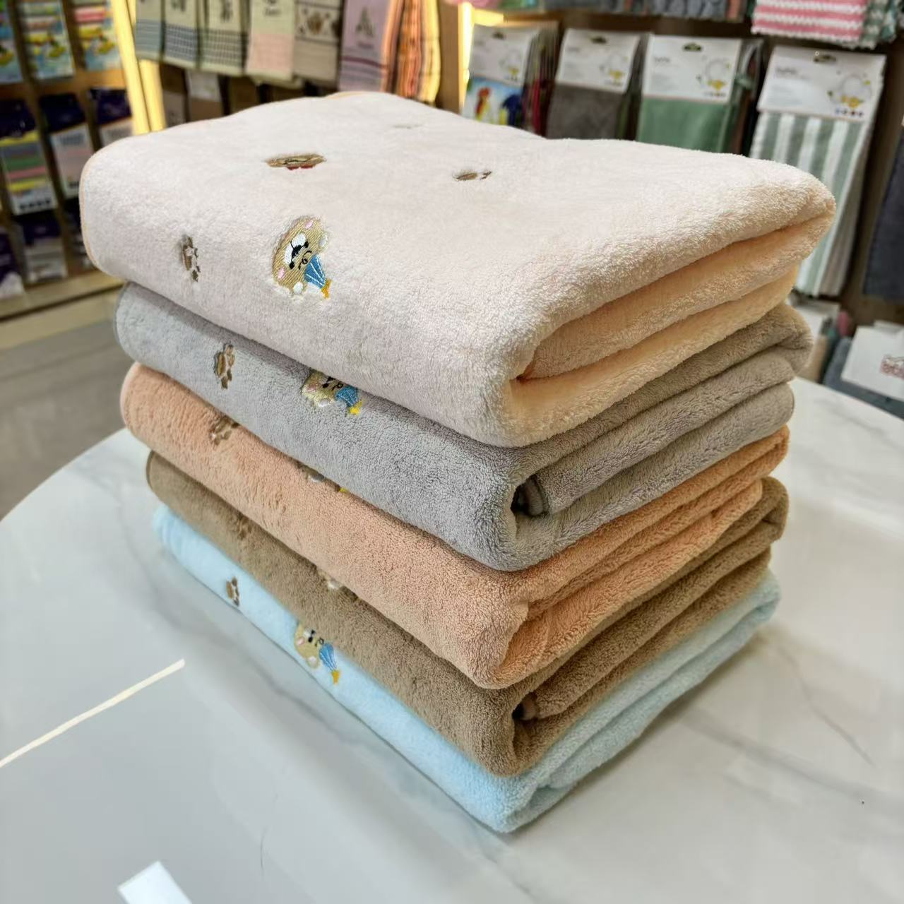 Plain embroidered bear head bath towel 70*140cm plush comfortable towel, large-sized household bathrobe