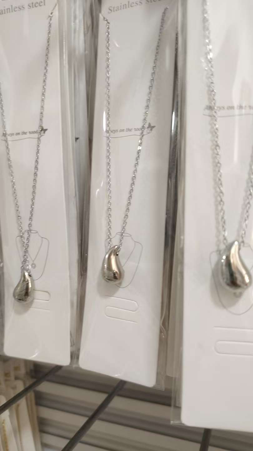 不锈钢316材质电镀真空镀不易掉色工艺铸造上面带石头款式多多来样定制上面的有现货定制45天左右欢迎前来选购各种手链手镯项详情图3