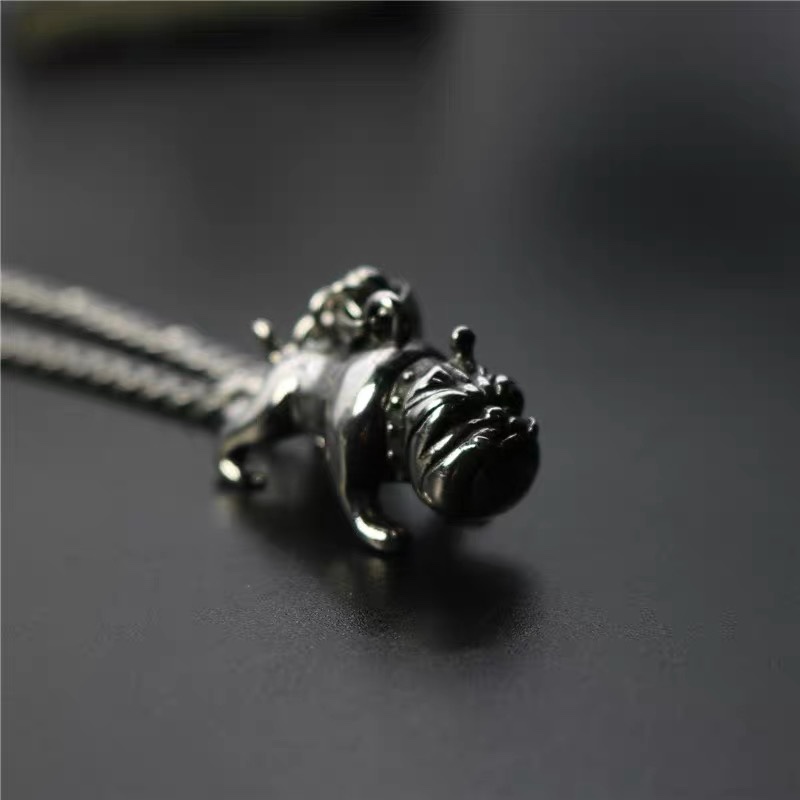Bulldog pendant, European and American fashion hip-hop pendant, personalized titanium steel men's necklace, trendy pendant, Douyin long sweater chain, stainless steel necklace Application Scenario