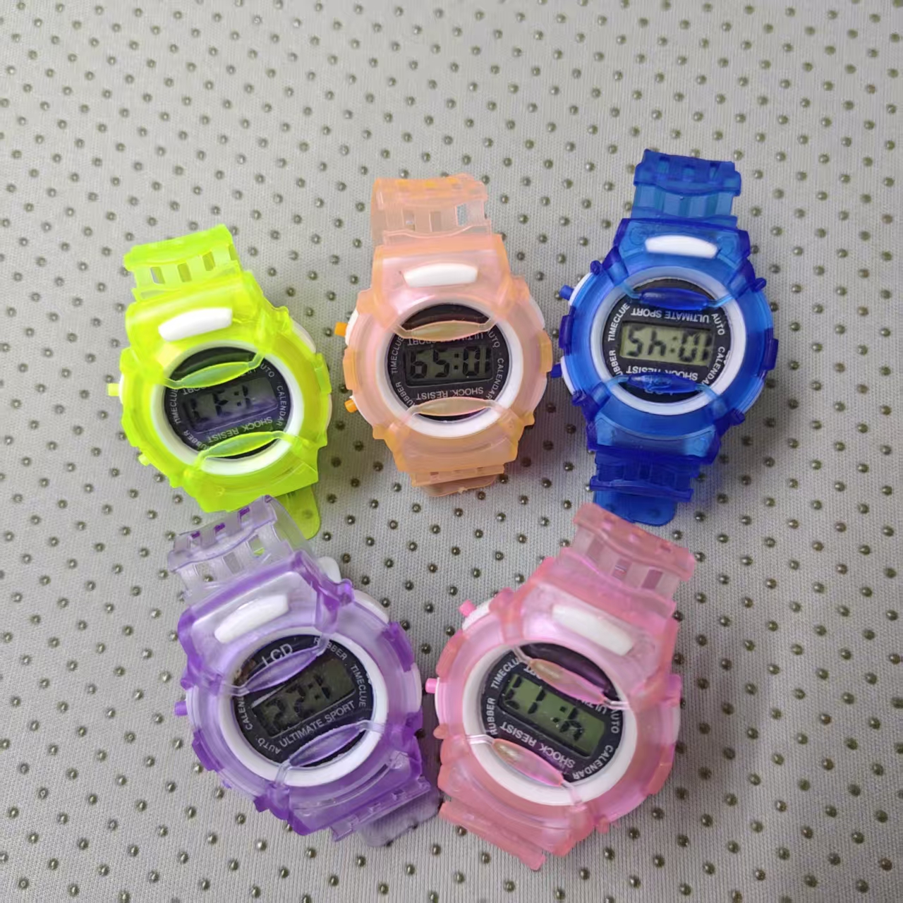 Colorful and fashionable electronic watches with a trendy and sporty style. Each box contains 12 pieces of color options to choose from. A must-have for youthful vitality. Wholesale from the manufacturer Application Scenario