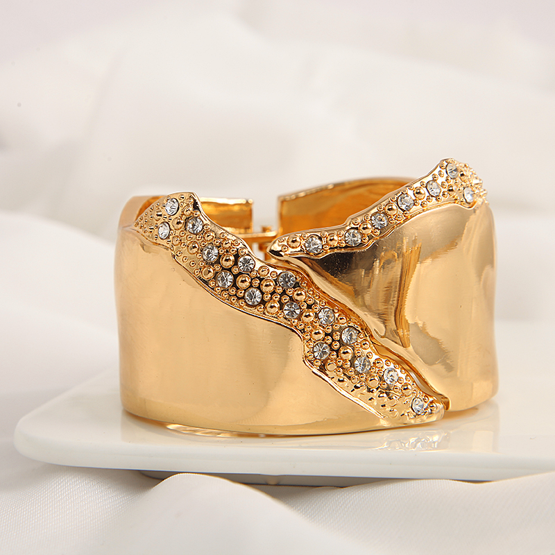 Cross-border exclusive simple and fashionable diamond-encrusted women's jewelry, trendy, versatile and exquisite bracelet details Picture