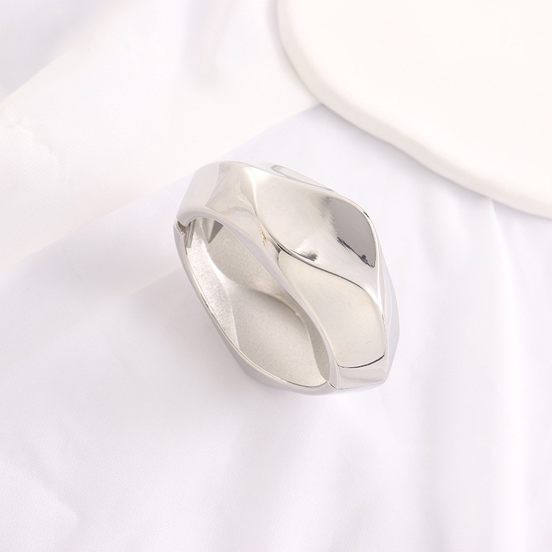 沙金/手镯/亚克力手镯/沙金铜/不锈钢手镯细节图