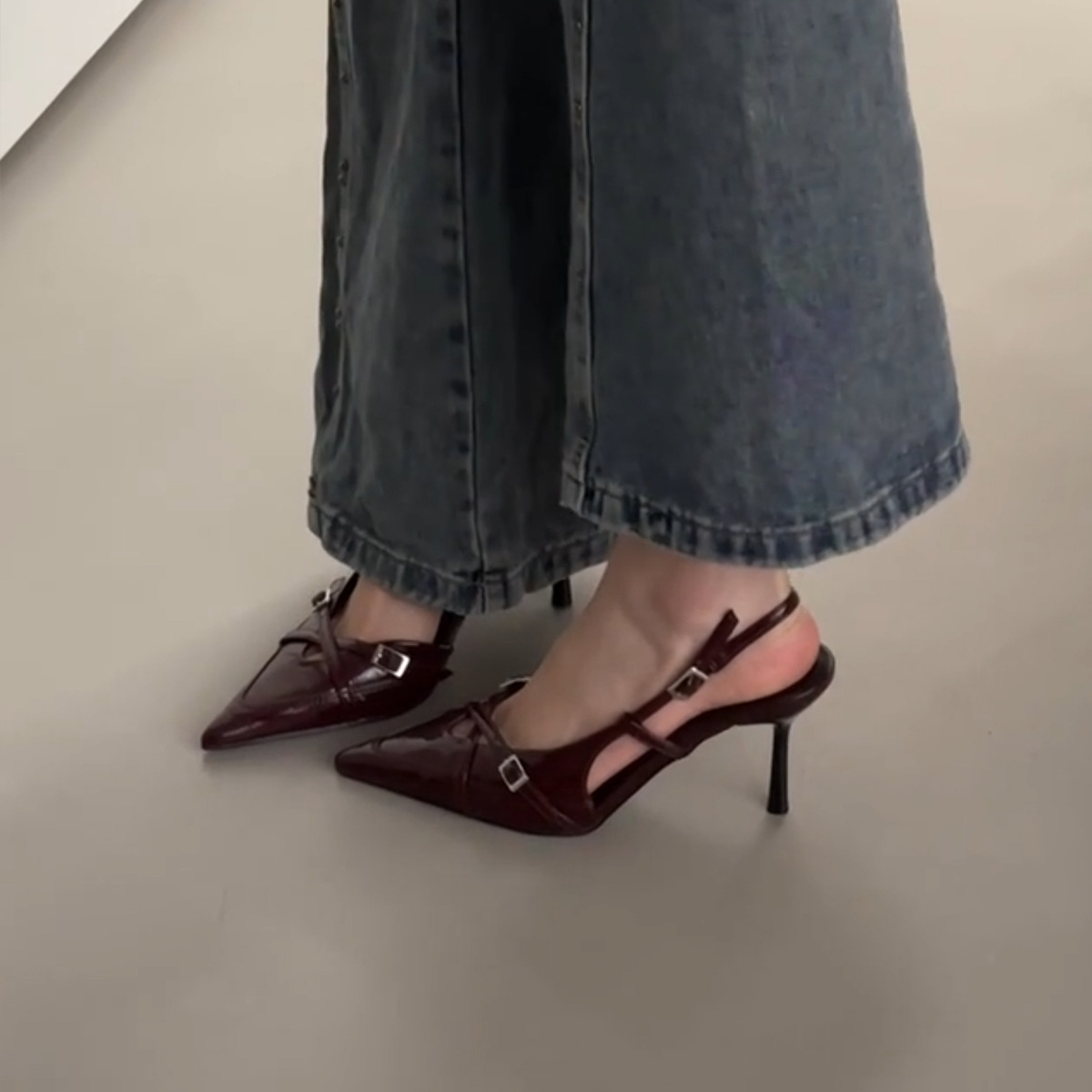 french style temperament pointed toe stiletto heel closed toe sandals for women 2025 summer new sexy socialite wind back empty pumps full figure