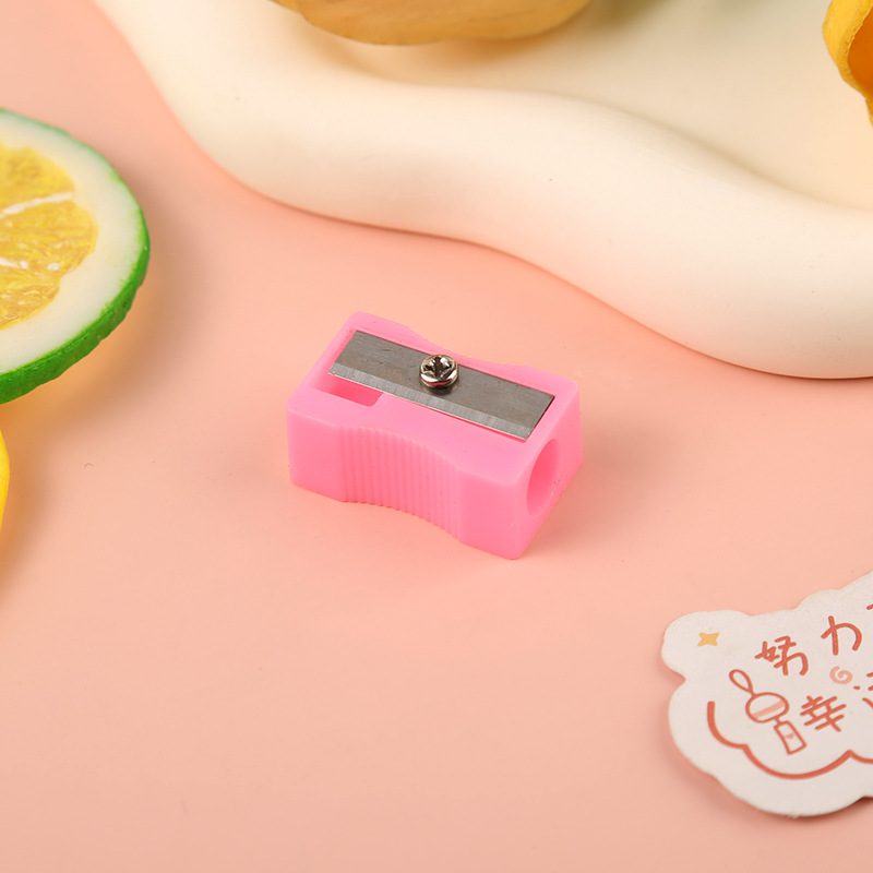 colorful single hole small square plastic manual pencil sharpener primary school student pencil shapper pencil sharpener stationery small gift wholesale details Picture