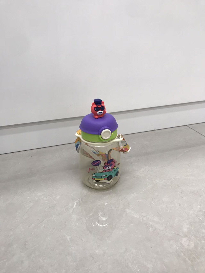 立体萌宠儿童吸管杯 兔熊鸭造型带背带 飞机汽车帆船卡通图案 防漏便携 耐摔材质 宝宝上学外出喝水趣味好物详情5