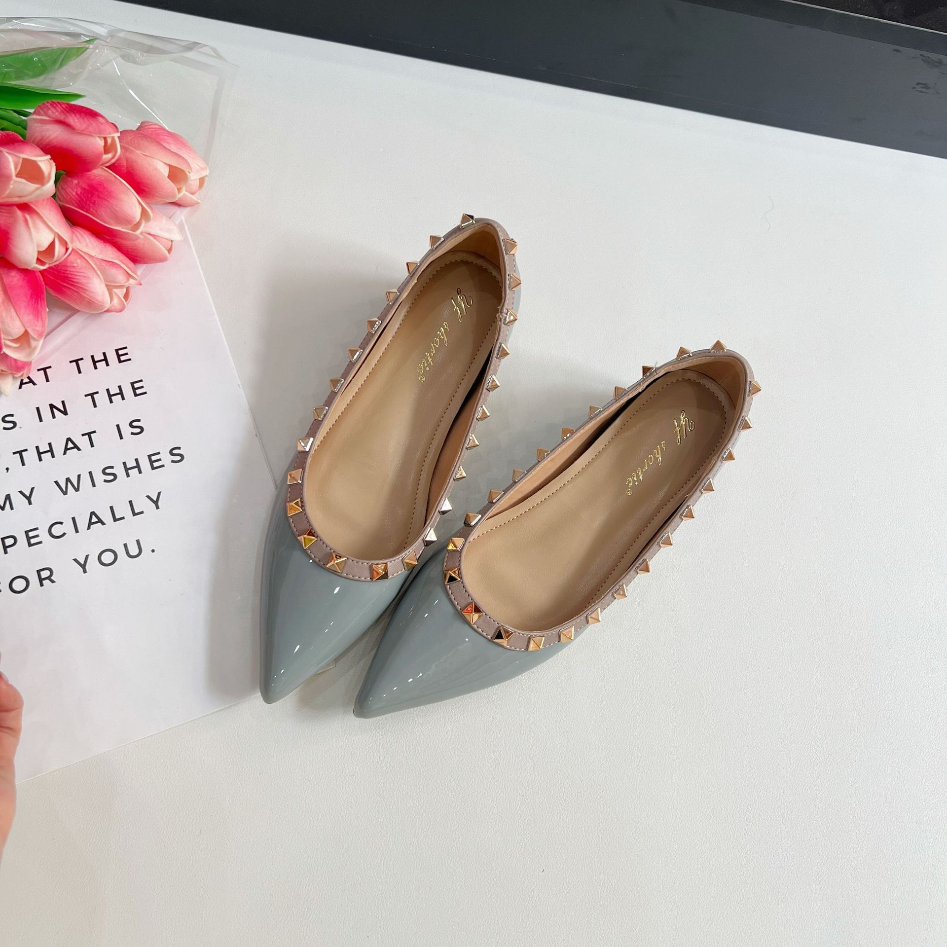 pointed rivets pumps ~ increased 5cm french shallow mouth soft patent leather temperament commute all-match shoes with hidden heels pumps women undefined