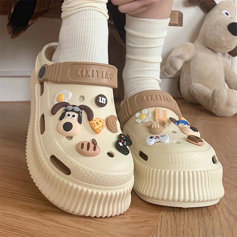 harajuku style stylish height increasing platform coros shoes women's summer soft bottom shit feeling fashion outerwear beach slippers Application Scenario
