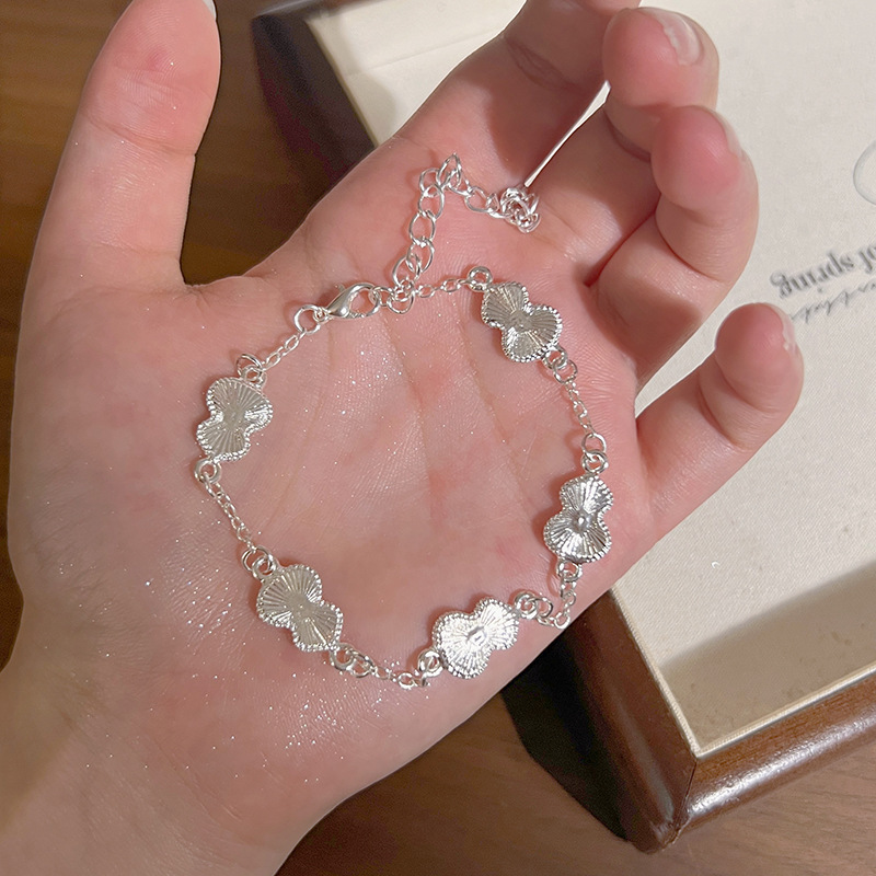 xiaohongshu new sterling silver pearl bracelet women's light luxury high-grade versatile special-interest design bracelet jewelry bracelet details Picture
