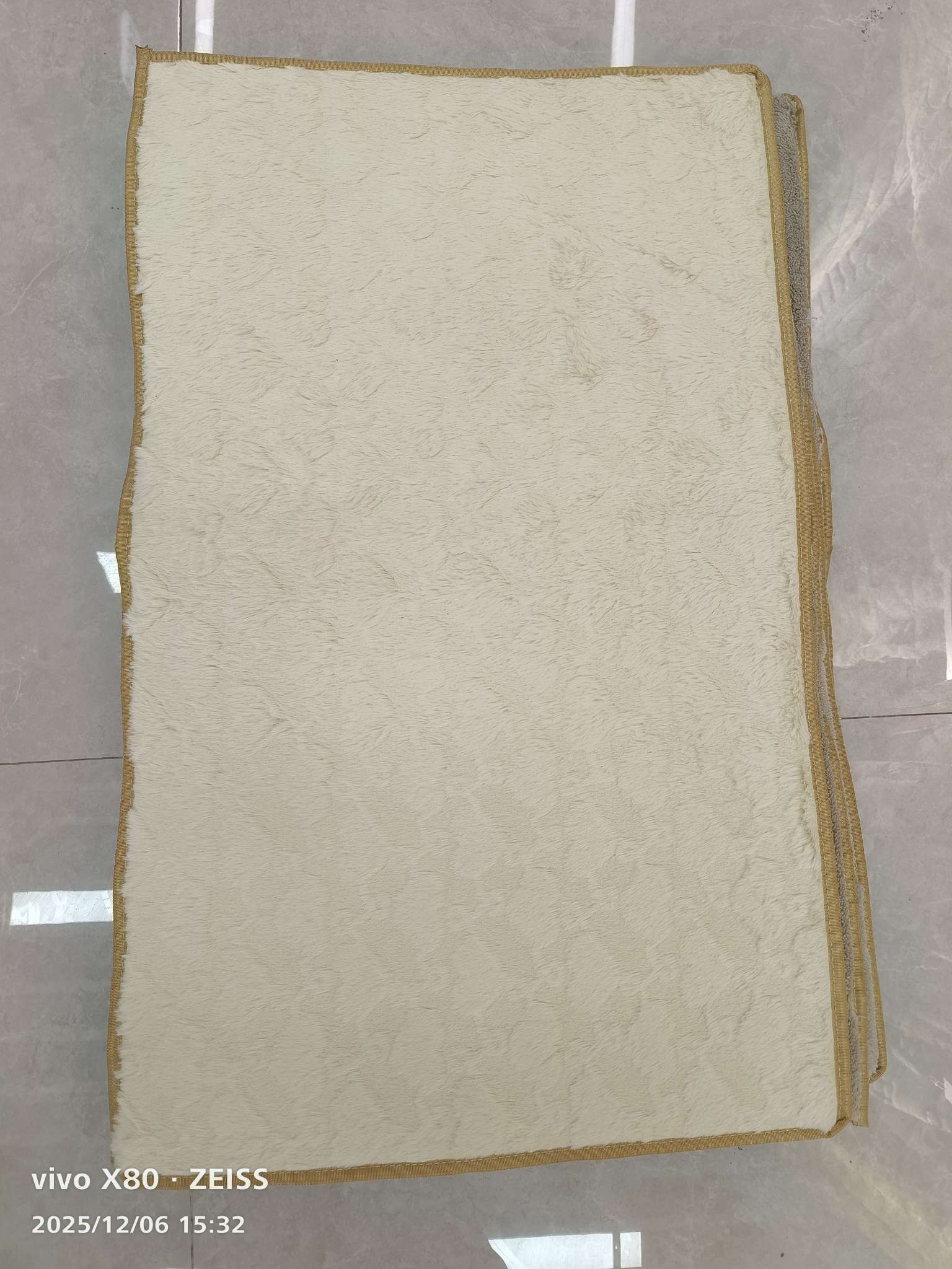 纺织皮革混纺交织面料棉毛混纺手感柔软多用途服装面料材料。地毯