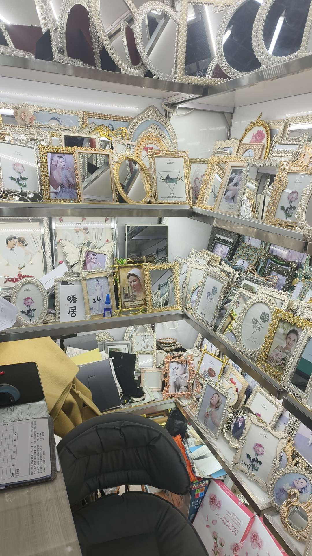 أُطر الصور المصنوعة من المعدن واللدائن المصنوعة من المصنوعات الإبداعية detail image 5