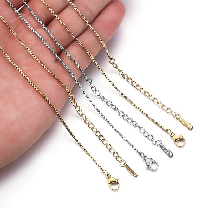 spot women's titanium steel necklace o-shaped chain chain lip chain flat cross stainless steel necklace length multi-specification Application Scenario