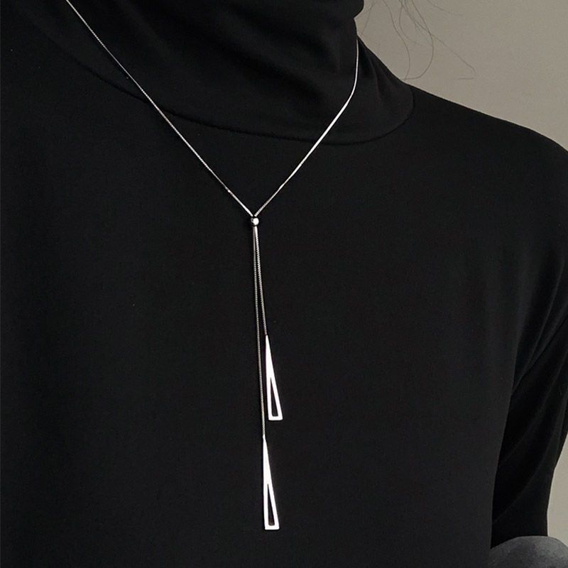 autumn/winter sweater chain triangle geometric drawable necklace light luxury ins fashion all-match simple graceful inner necklace details Picture