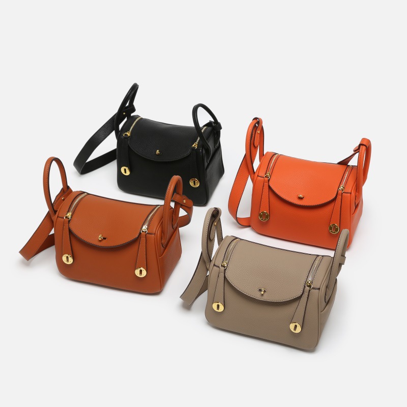 lindy bag 2025 spring and summer new pillow bag fashion trendy one-shoulder crossbody portable doctor bag for women full figure