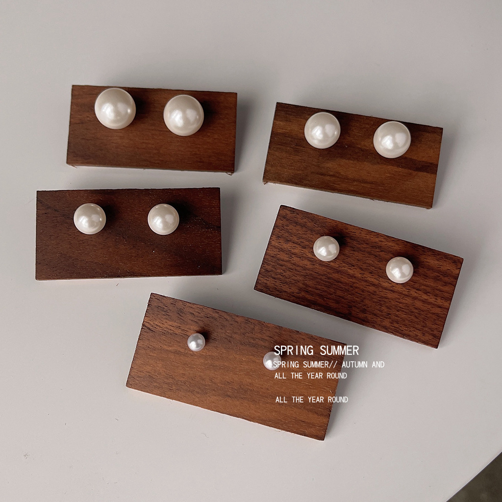 procurement service of korean products fever same style vintage pearl 925 silver stud earrings women's korean ins internet celebrity earring with same kind earrings factory Application Scenario