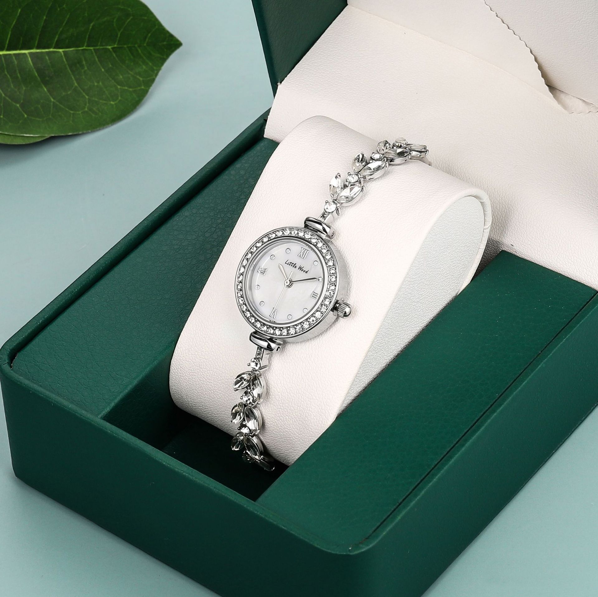 mermaid watch fashion watch female niche high sense bracelet watch compact temperamental shining waterproof quartz watch full figure