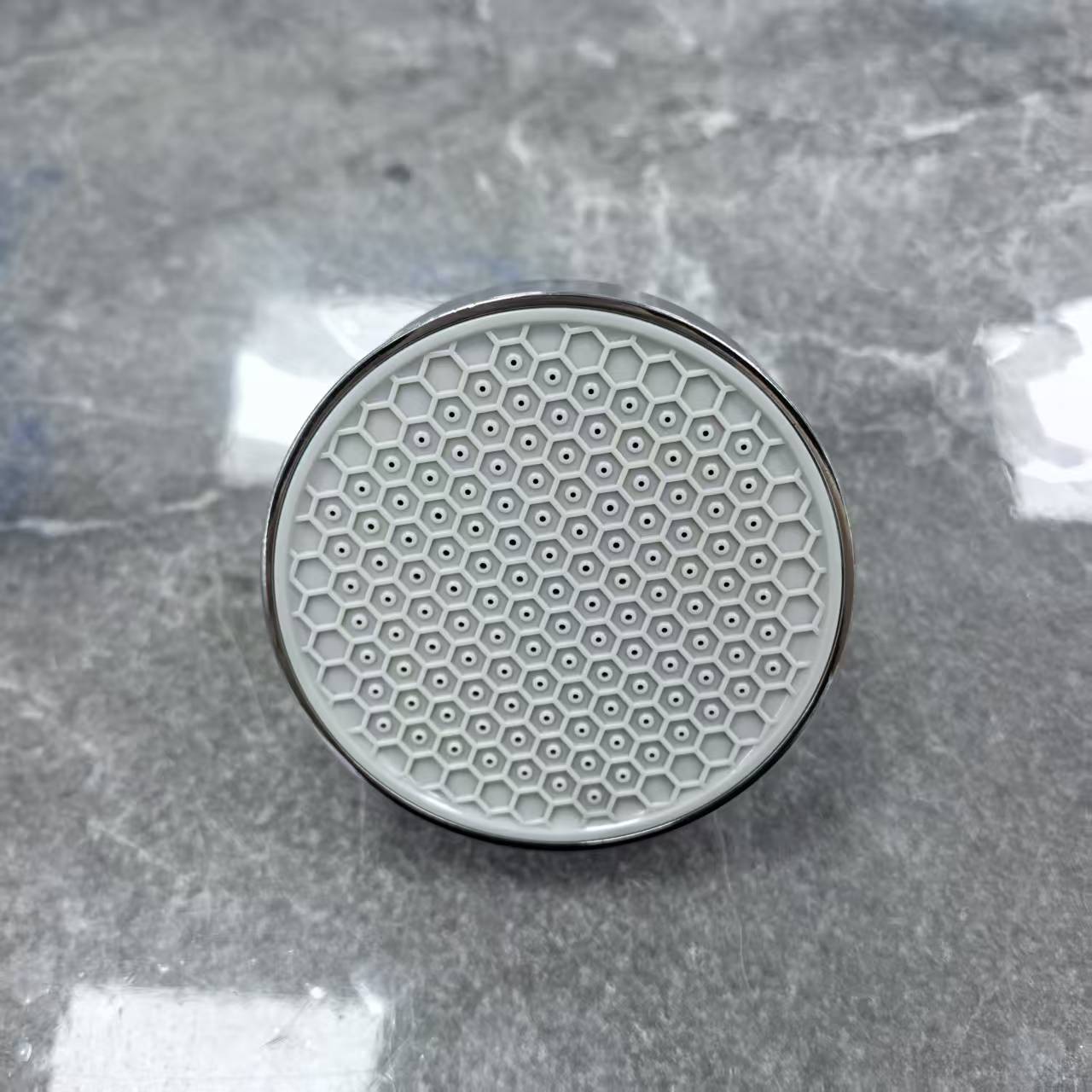 RR-DPHG140 grey surface electroplated plastic small top spray full figure