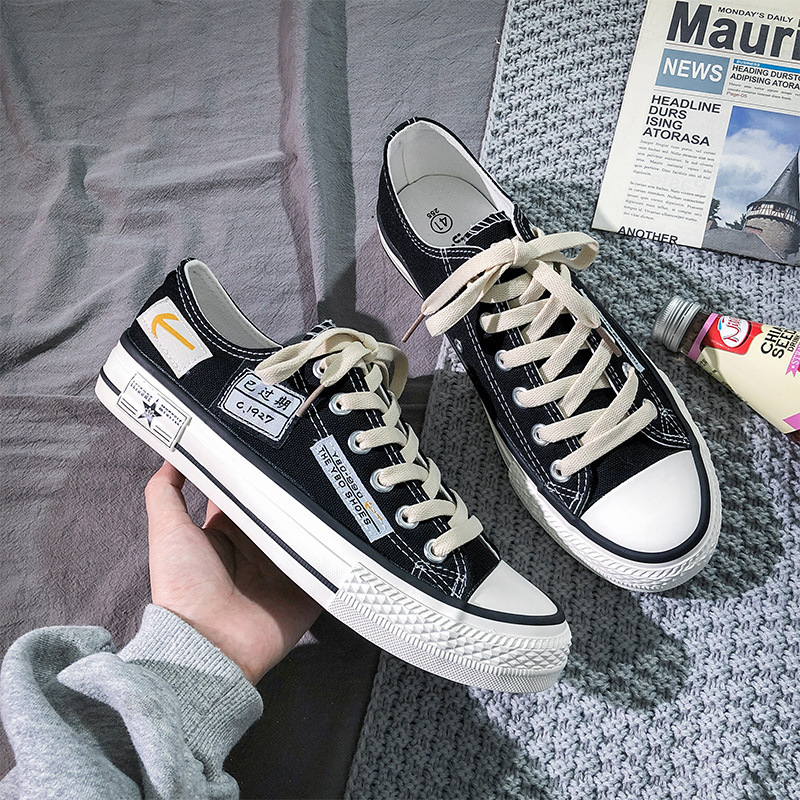 new low top canvas men's shoes 2024 summer breathable casual korean fashion men's shoes versatile sports student board shoes details Picture