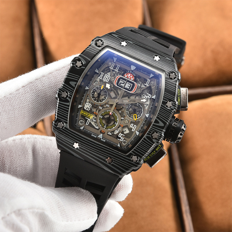 new generation sports hollow design business watch modern sports mechanical wind quartz small three plate craft watch Application Scenario