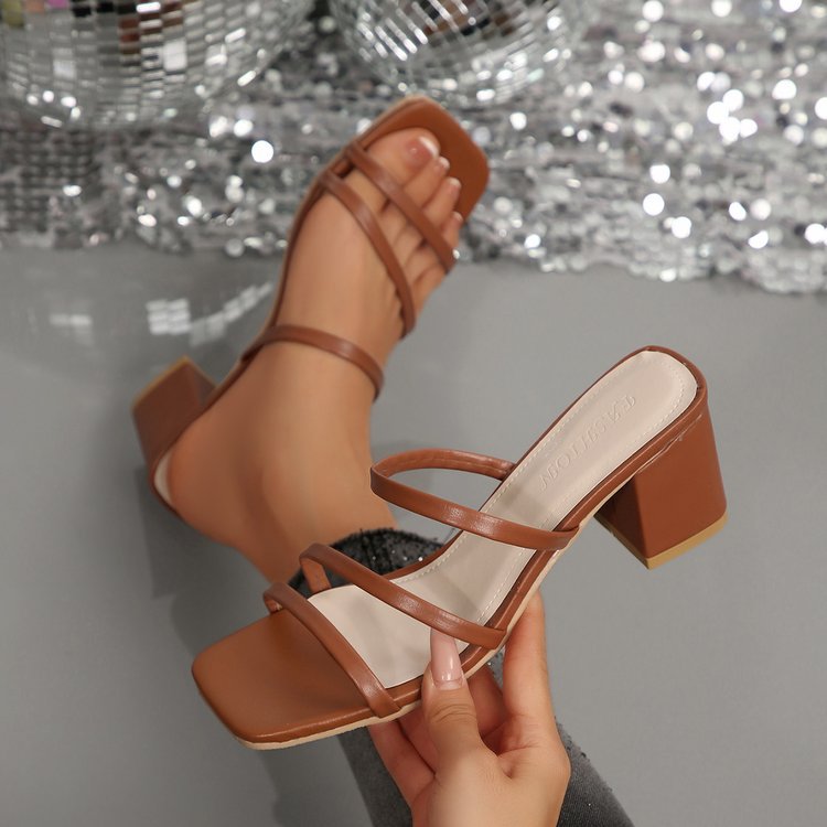 2025 new summer thin black band sandals fairy style mid heel slippers women's outer wear chunky heel ankle-strap women's shoes Item Picture