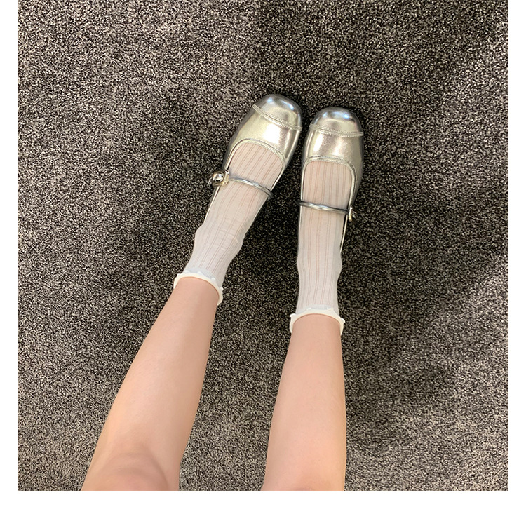 7221 huidong yixinda round square toe shallow mouth silver leather shoes flat height increasing insole soft bottom mary jane shoes women Application Scenario