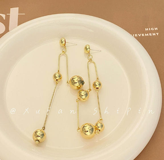 autumn winter retro maillard coffee color metal geometry ear studs niche elegant light luxury high sense personality wild earrings full figure
