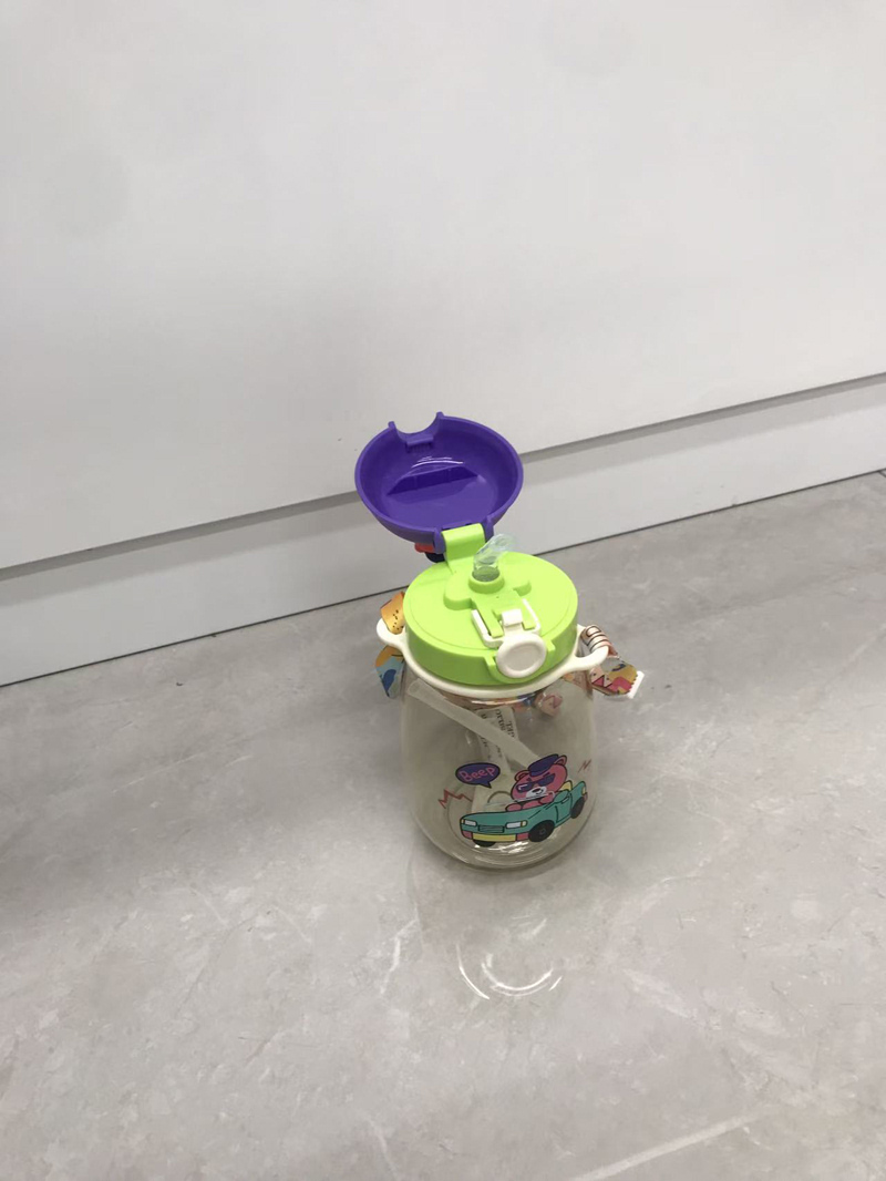 立体萌宠儿童吸管杯 兔熊鸭造型带背带 飞机汽车帆船卡通图案 防漏便携 耐摔材质 宝宝上学外出喝水趣味好物详情4