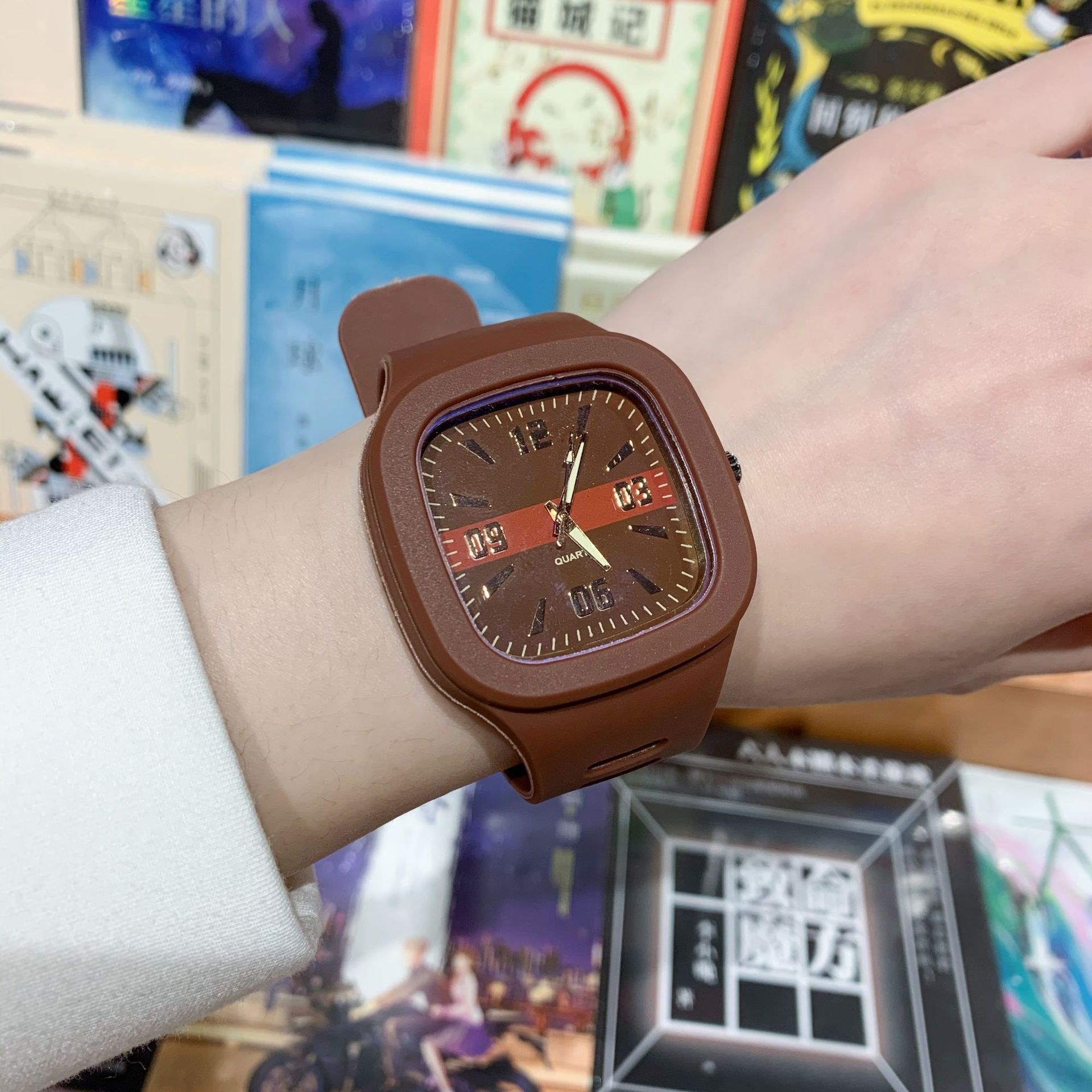 creative ins style children's watch female 2025 silicone strap primary and secondary school students exam cute waterproof children's watch Item Picture