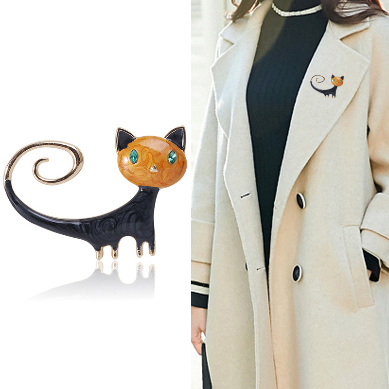 New handcrafted oil-dripping and tail-wagging cat fashion brooch alloy three-dimensional corsage pendant, dual-purpose Item Picture