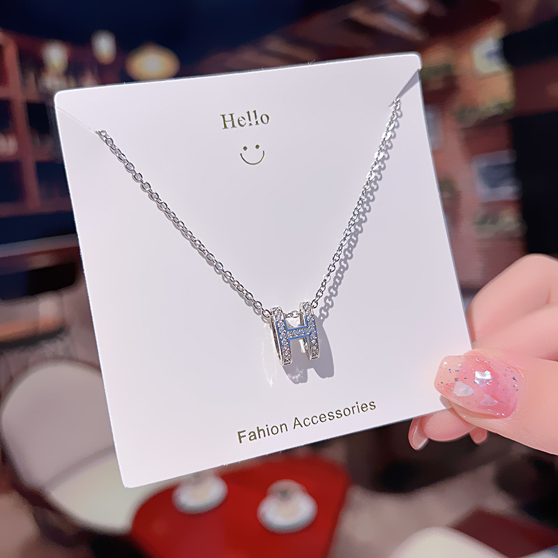 japanese and korean light luxury design sense silver titanium steel necklace female ins fashion minority all-match online influencer clavicle chain advanced necklace Application Scenario