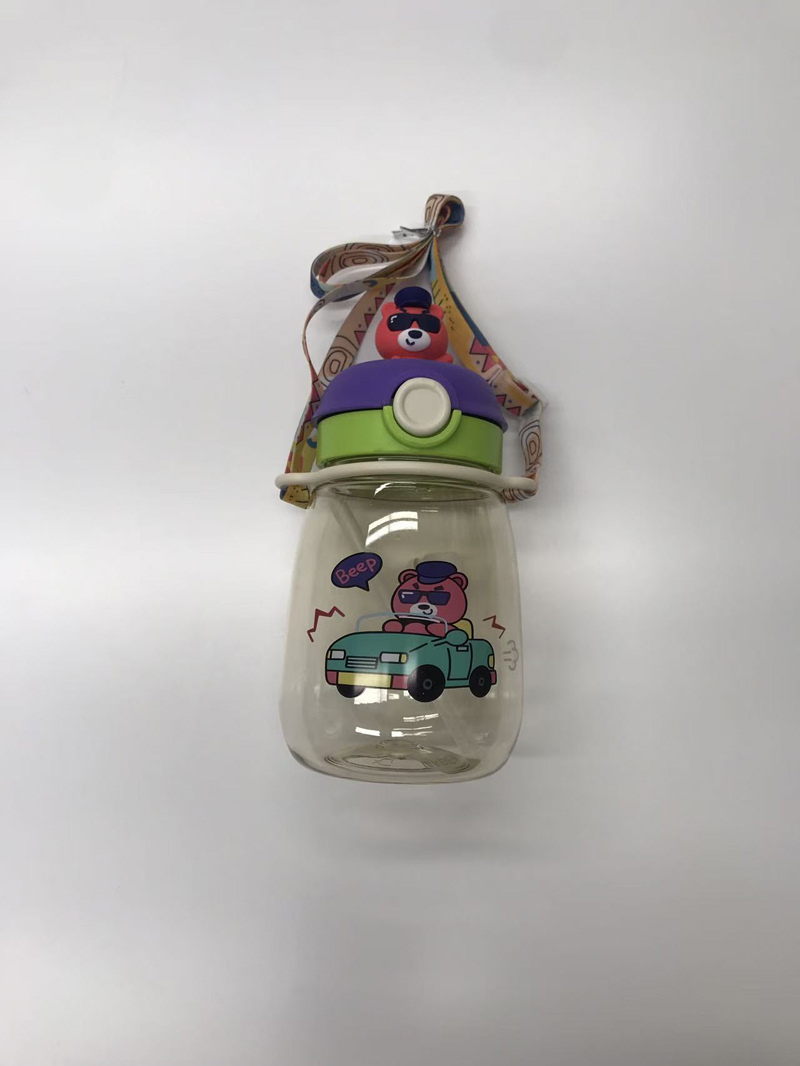 立体萌宠儿童吸管杯 兔熊鸭造型带背带 飞机汽车帆船卡通图案 防漏便携 耐摔材质 宝宝上学外出喝水趣味好物详情6