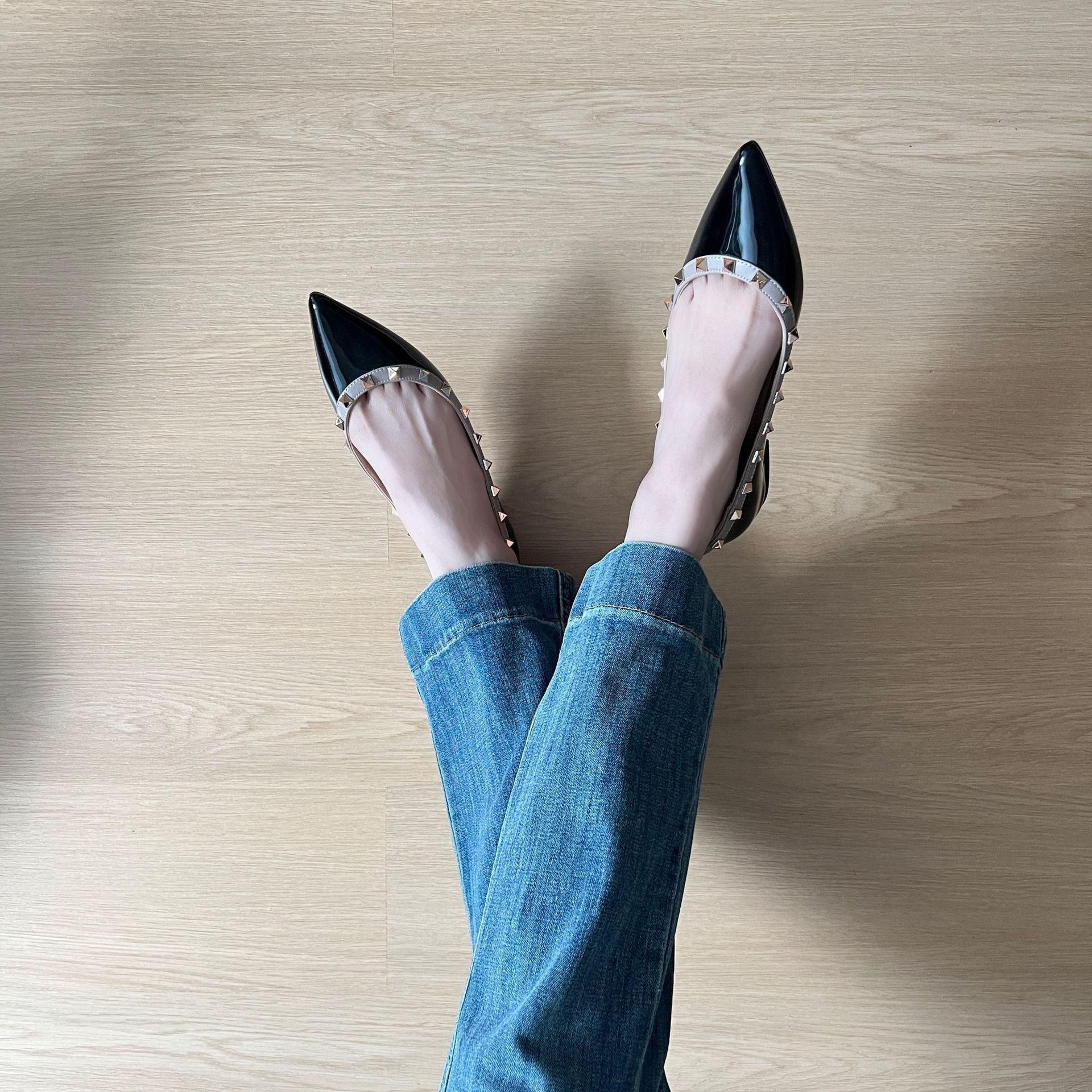 pointed rivets pumps ~ increased 5cm french shallow mouth soft patent leather temperament commute all-match shoes with hidden heels pumps women undefined