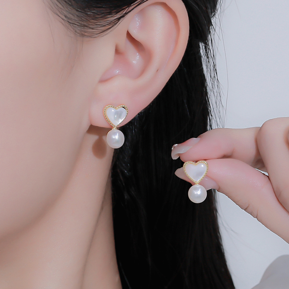 zhuji natural freshwater pearl ear studs 925 sterling silver needle fritillary heart-shaped earrings earrings earrings high-grade wholesale Application Scenario
