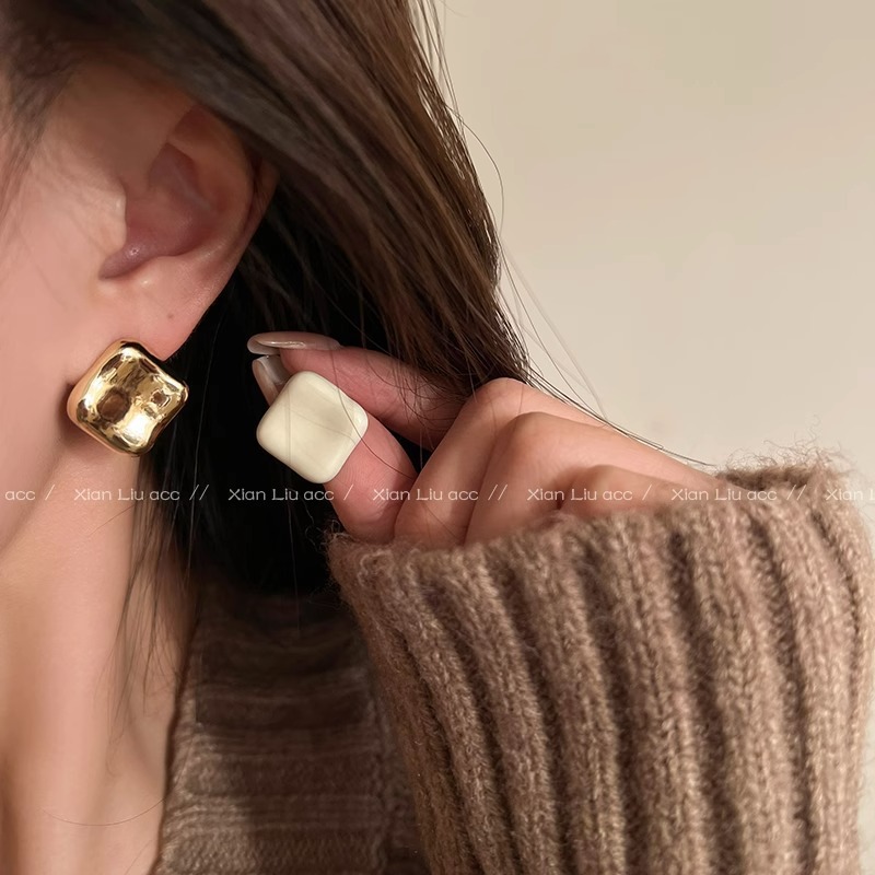 autumn and winter new maillard series retro brown light luxury earrings ins style minority all-match earrings for women wholesale full figure
