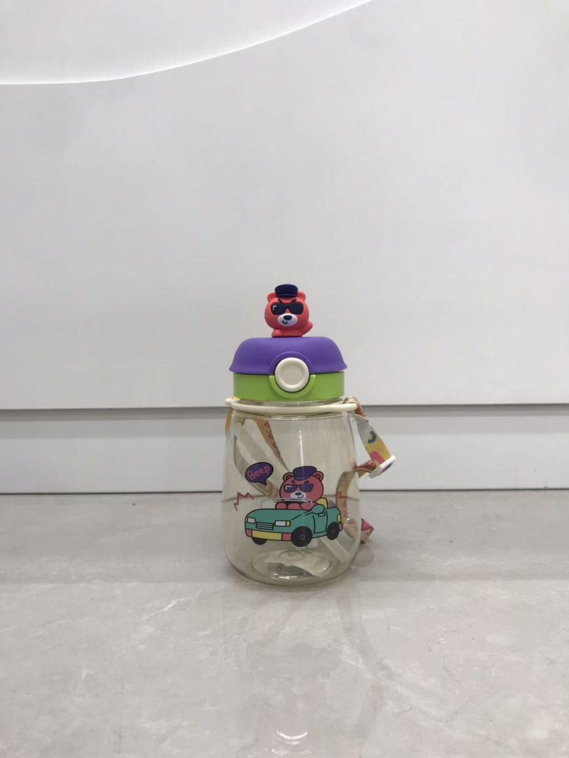 立体萌宠儿童吸管杯 兔熊鸭造型带背带 飞机汽车帆船卡通图案 防漏便携 耐摔材质 宝宝上学外出喝水趣味好物详情3