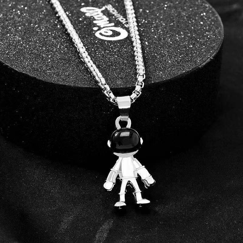 street men's titanium steel necklace men's fashion personalized hip hop instafamous pendant all-match student sweater chain women's accessories wholesale Application Scenario
