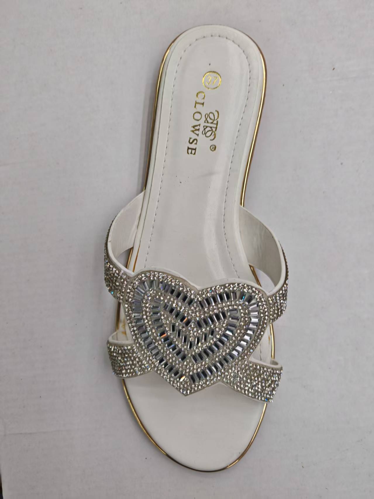 外贸女式凉鞋心型带白色批发