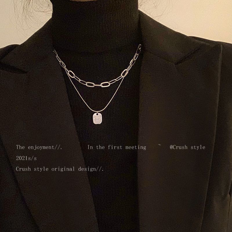 autumn/winter sweater chain triangle geometric drawable necklace light luxury ins fashion all-match simple graceful inner necklace Specification drawing