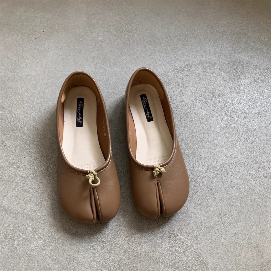 gommino women's shoes 2025 new summer split toe tabi shoes toe lazy horseshoe flat pumps autumn shoes undefined