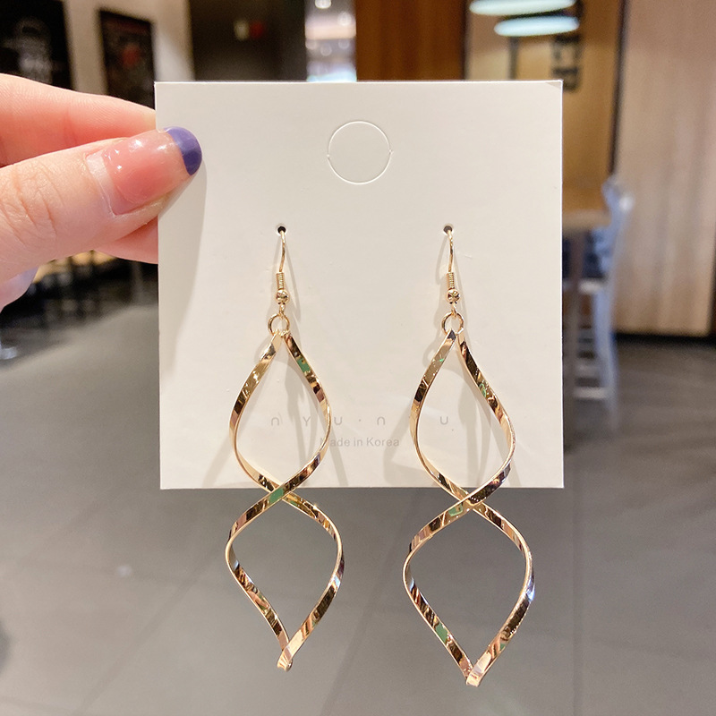night market stall earrings for women vacation style earrings simple retro tassel earrings high-grade versatile earrings ornament Application Scenario