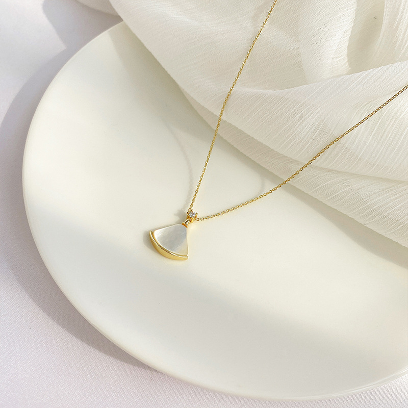 elegant opal design fan-shaped skirt titanium steel necklace women's all-match 18k gold high-grade light luxury clavicle chain details Picture