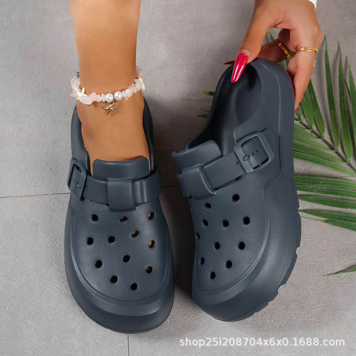 cross-border hole shoes for women 2025 new eva non-slip deodorant sandals beach shoes fashion outerwear home wear-resistant slippers details Picture