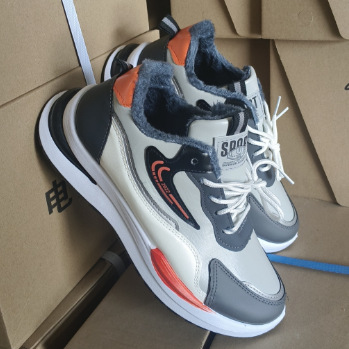 factory wholesale autumn new men's sports shoes breathable mesh shoes cross-border plus size men's shoes flyknit pu comfortable men's shoes Application Scenario