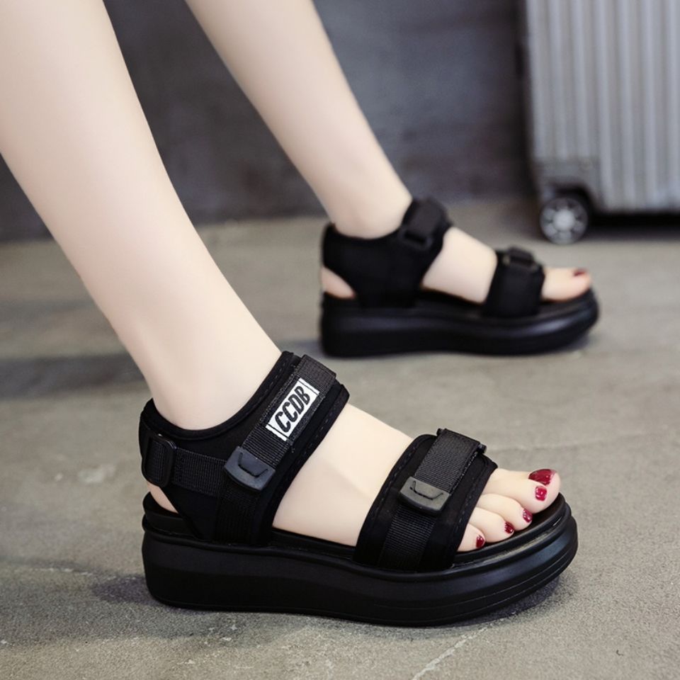 women's sports sandals 2025 summer platform wedge flat soft bottom beach shoes for students roman style sandals Application Scenario