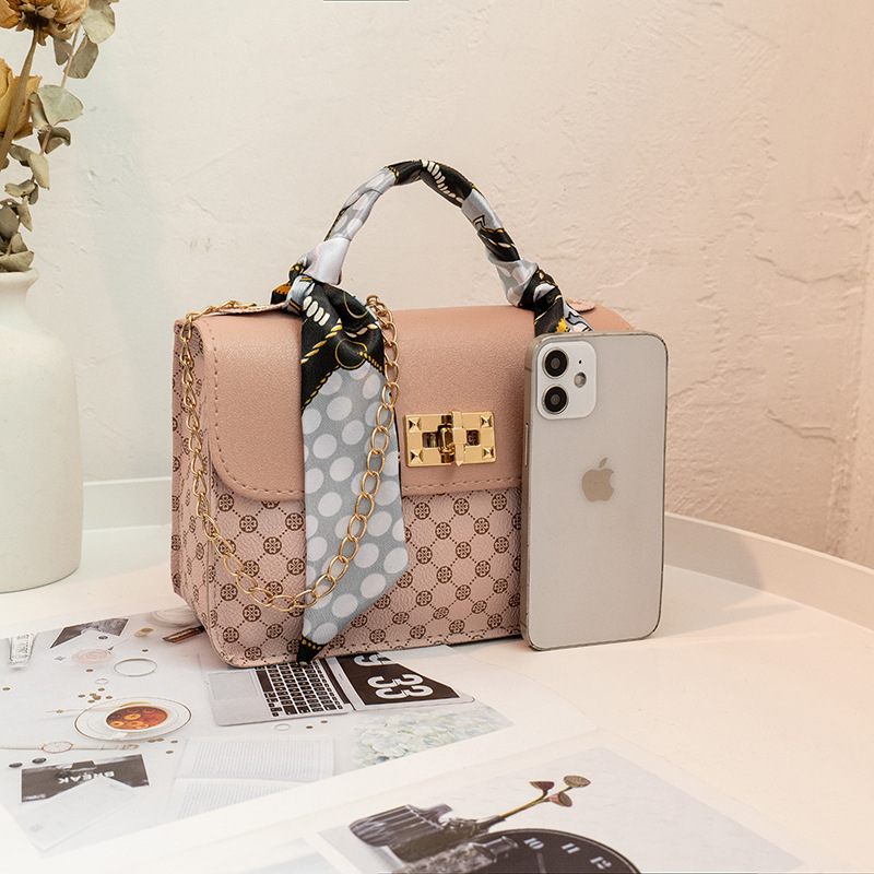 fashion handbag 2023 bags factory direct wholesale printing small square bag silk scarf chain bag crossbody bag bag details Picture