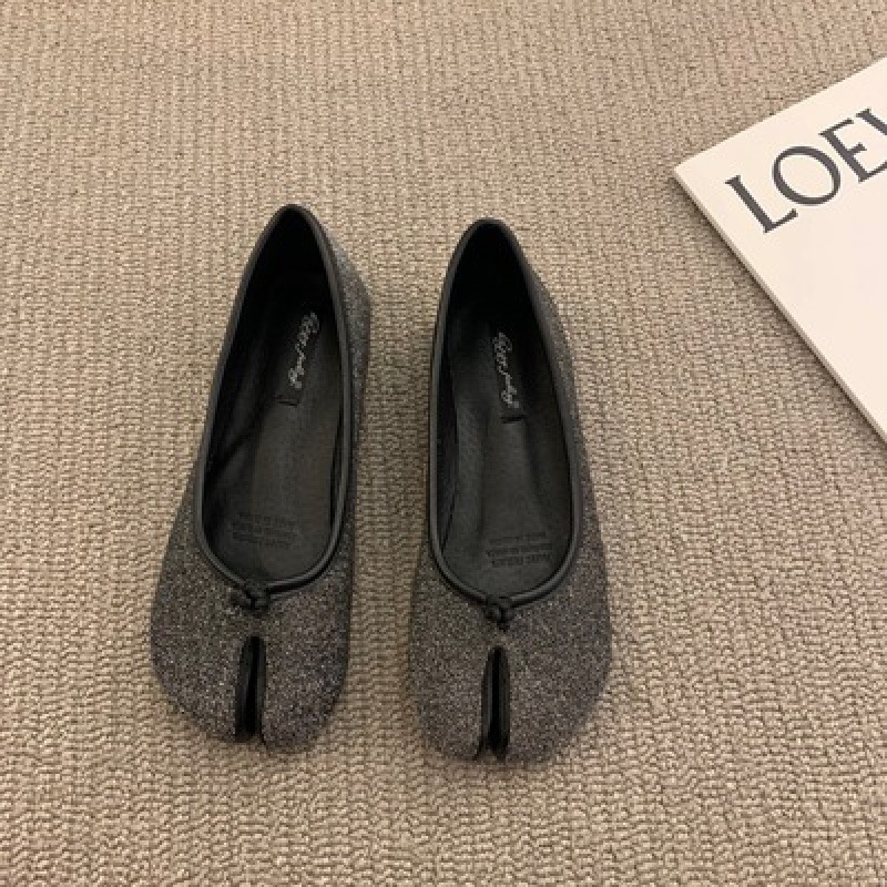 korean style slip-on red split toe trotter horseshoe gommino flat new low-cut pumps soft bottom pumps female summer Application Scenario